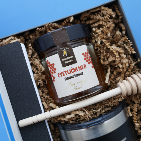 honey and stirrer in gift box
